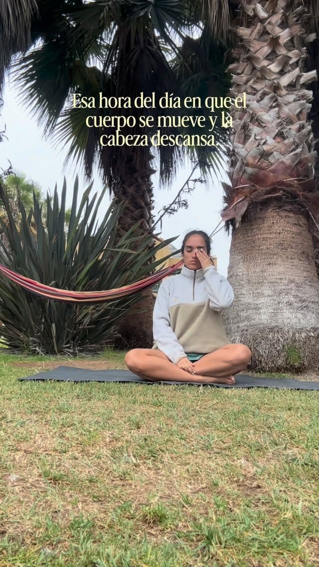 Yoga para bajar el ruido mental — volver al cuerpo
